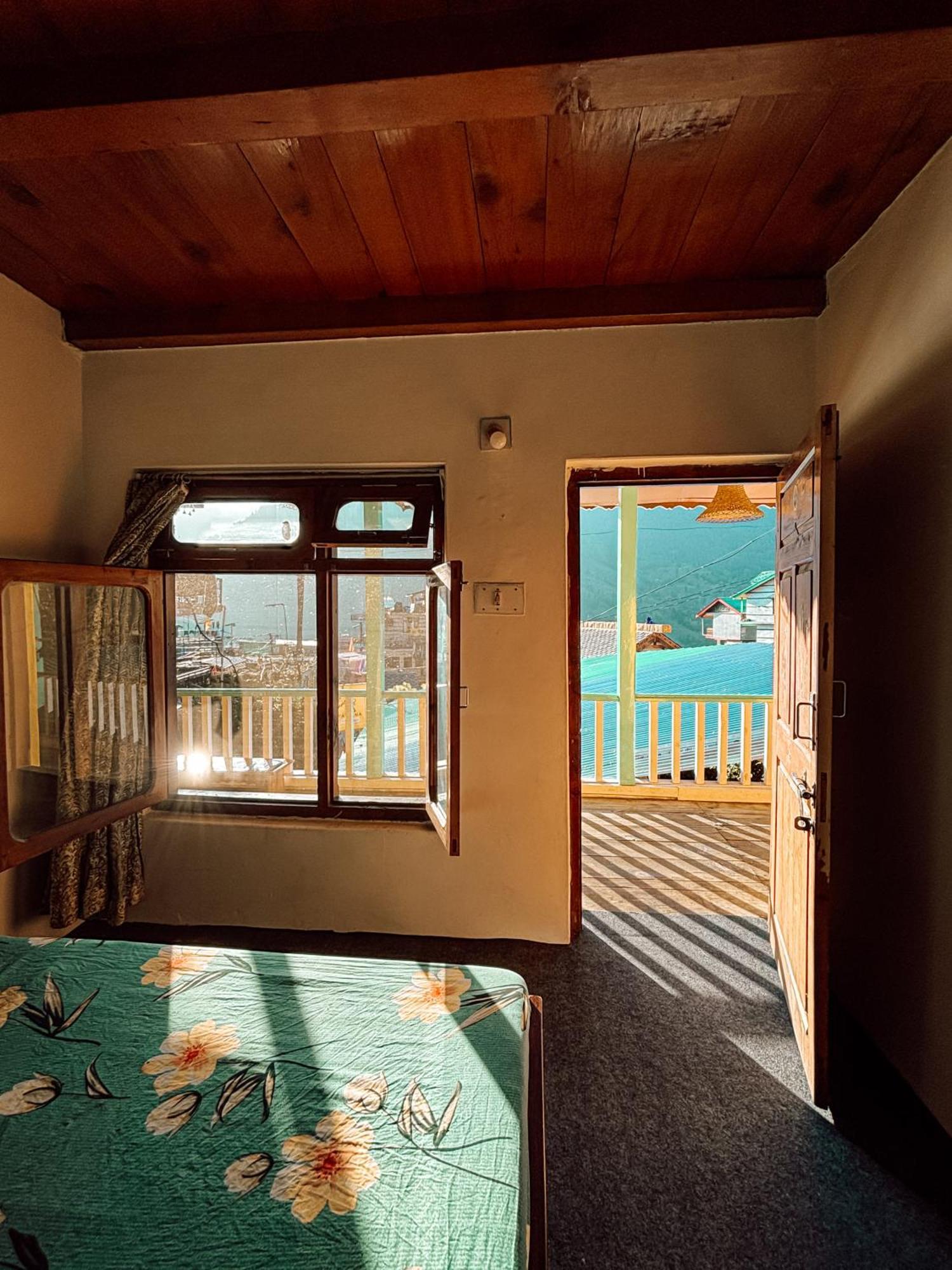 Yaarana Stay & Cafe, Vashisht, Manali Exterior foto